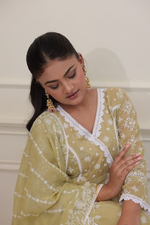 Karishma e Noor Olive - Image 4